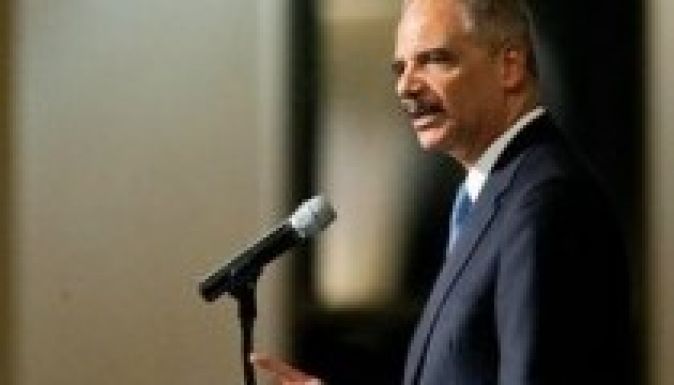 Várhatóan nem emelnek vádat a Fergusonban fegyvert használó rendőr ellen