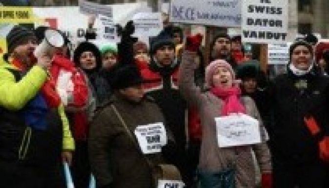 A hitelek lejre váltásáért tüntettek a frankhitelesek Bukarestben