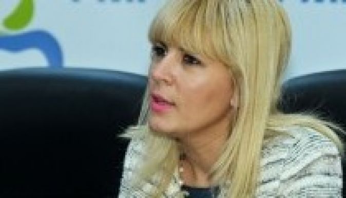 Bekísérték a korrupcióellenes ügyészségre Elena Udreát