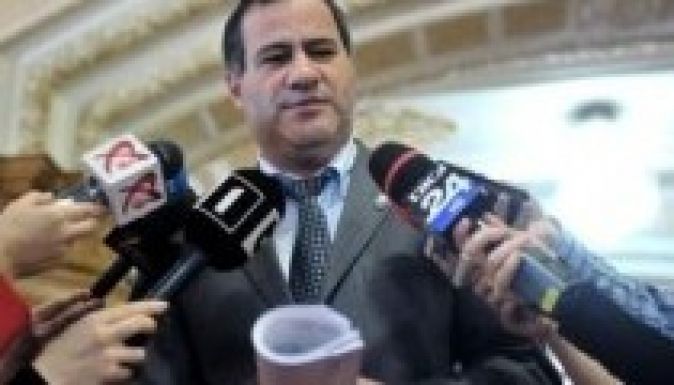 Bírsággal megússza a rokonát alkalmazó PSD-frakcióvezető?