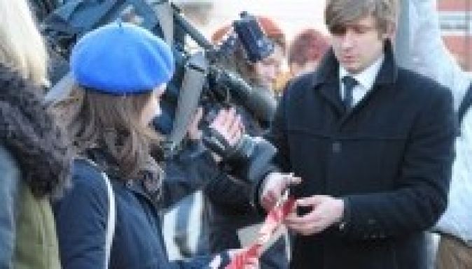 Képletesen kettévágták a kolozsvári társadalmat (GALÉRIA)