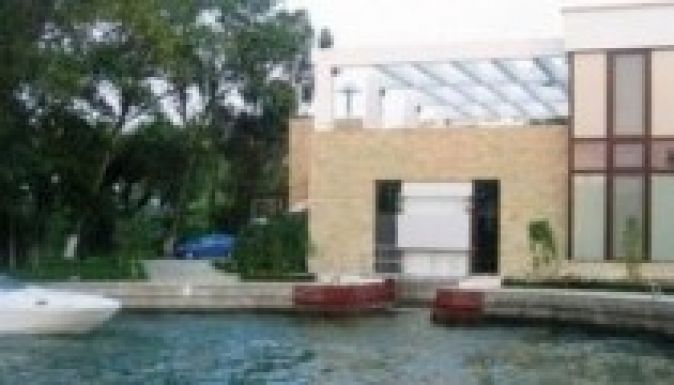 Nem megy rosszul a dolguk a helyi kiskirályoknak