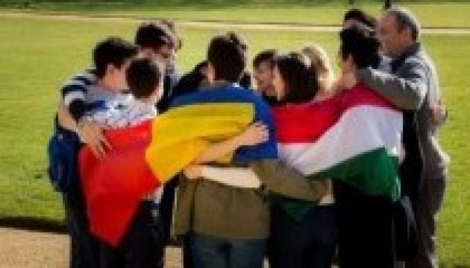 Nézzen ölelkező magyarokat és románokat (GALÉRIA)