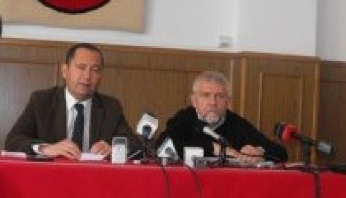 Hatósági provokációtól tart Marosvásárhelyen Izsák Balázs