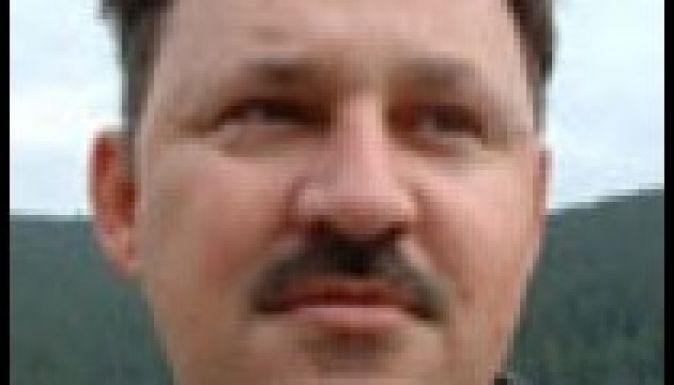 Ambrus Attila: Lopakodó a célkeresztben