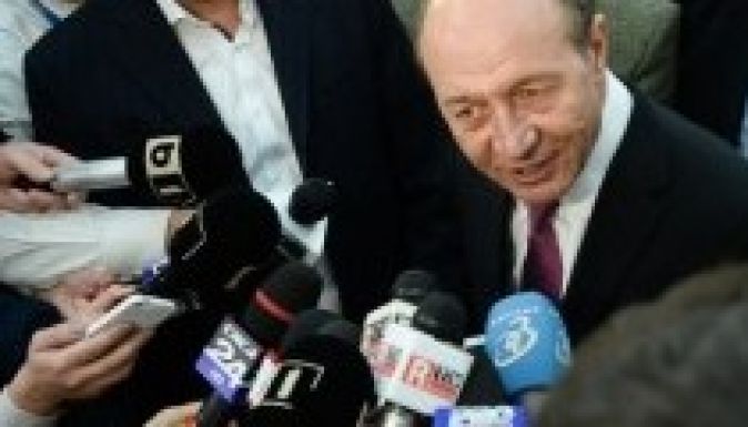 Gyanúsítottként kihallgatta Băsescut az ügyészség