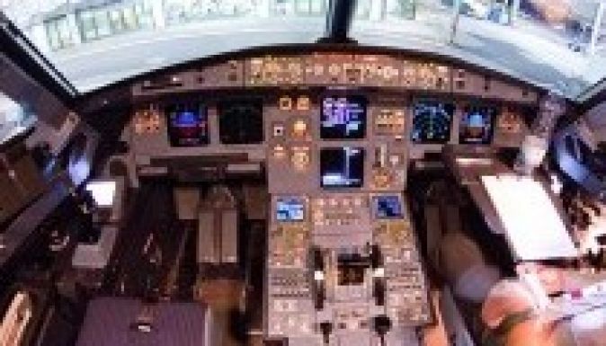 Bild: baltával próbált visszajutni a pilótafülkébe a gép kapitánya