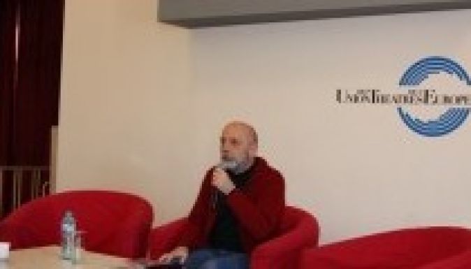 Vers-szelfik és fiatalok a költészet napján