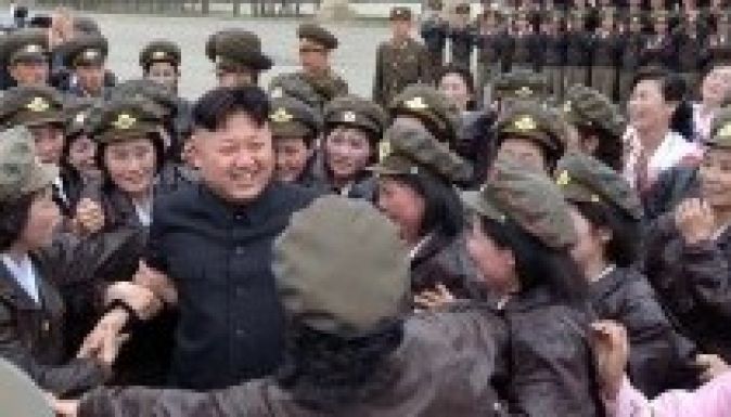 Tizenéves lányokból állít fel háremet Kim Dzsong Un