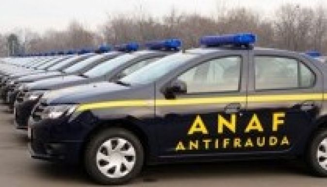 Hivatalos: enyhíti a kormány az adóellenőrök szigorát