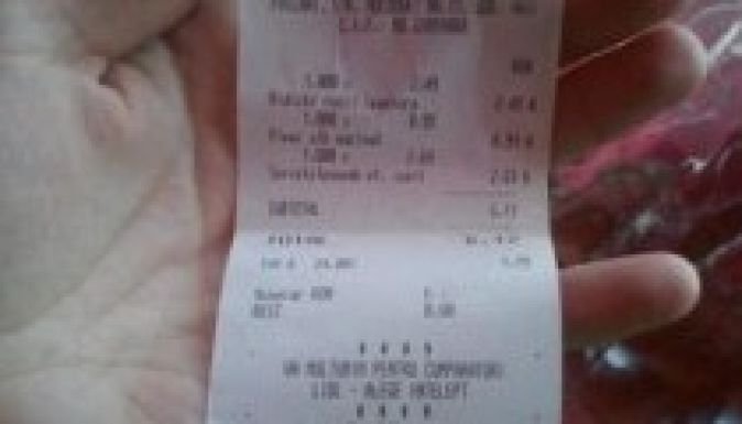 Földön fekvő feketét lőtt agyon egy fehér rendőr az USA-ban (18+ VIDEÓ)