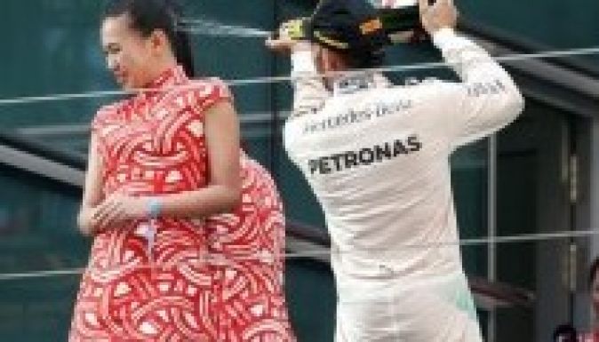 Bunkón viselkedett Hamilton a Kínai Nagydíj megnyerése után