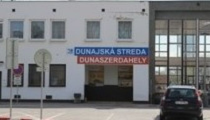 „Kétnyelvűsítették” a dunaszerdahelyi vasútállomást