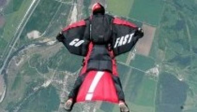 Megdöntötte a szárnyasugrás világrekordját egy kínai sportoló