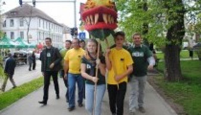 Körbesétálta a Szent György Napokat a sárkány (GALÉRIA)