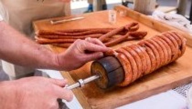 Kürtöskaláccsal ünnepelték Európa Napját Sepsiszentgyörgyön (FOTÓK)