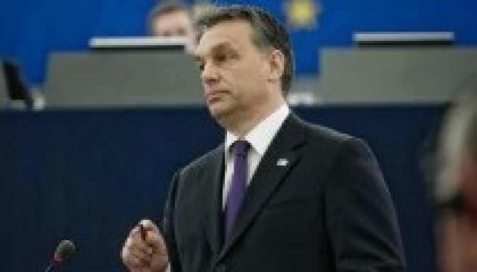 Képviselheti Orbán az Európai Tanácsot az Európai Parlamentben?