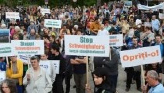 Ismét tüntetnek az erdőirtások ellen