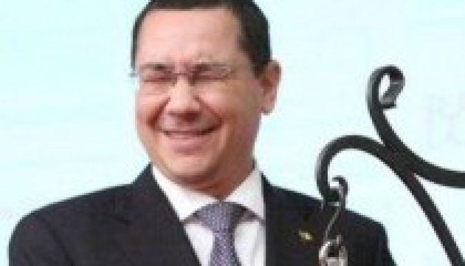 Román sajtó: önmagának ellentmondva védekezik Victor Ponta