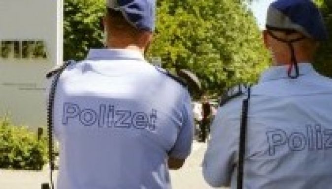 A svájci hatóságok lefoglalták Sepp Blatter számítógépét