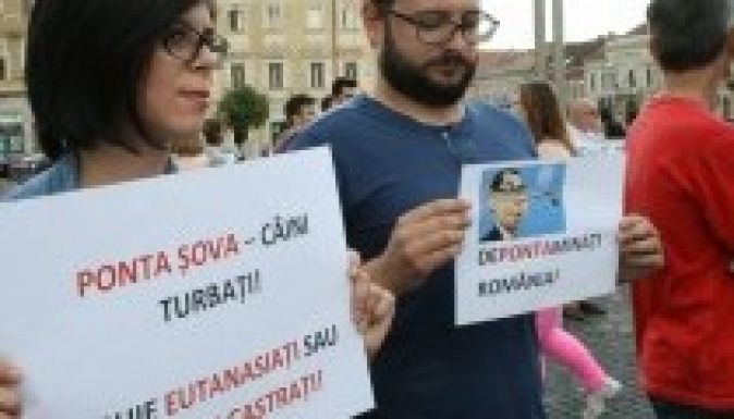 Pontát „meghurcolták” a tüntetésen Kolozsváron (VIDEÓ)