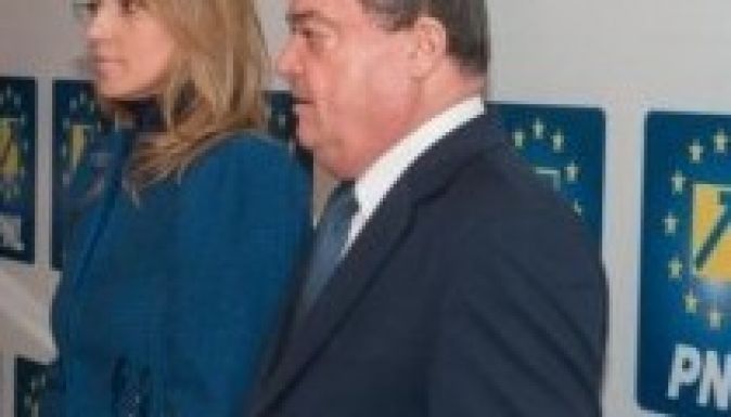 A PNL is megszavazza a tervezettnél nagyobb áfacsökkentést