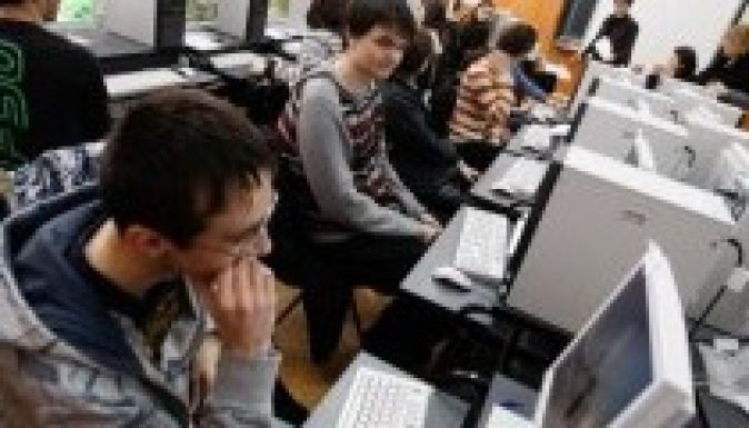 Az érettségiző diákok negyede kitűnő számítógépes ismeretekből
