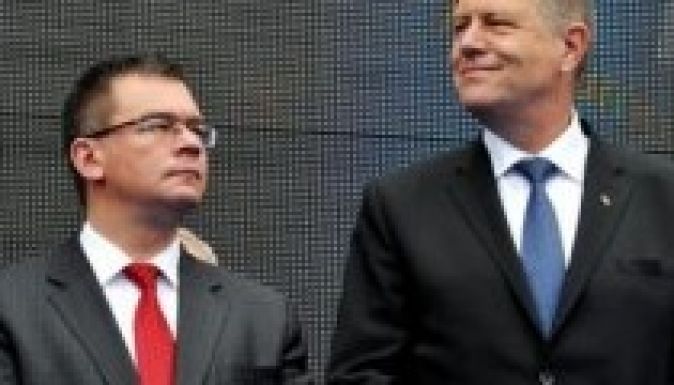 Mihai Răzvan Ungureanut javasolja az államfő a SIE élére