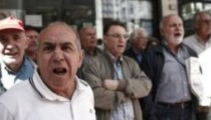 Bankpániktól tartanak Görögországban