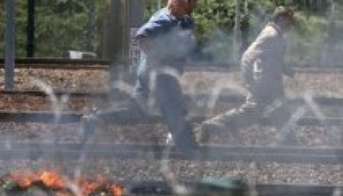 Ismét eltorlaszolták a Csatorna-alagutat a sztrájkoló tengerészek