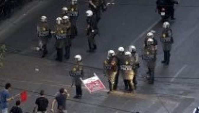 Fej fej mellett az igenek és a nemek Görögországban