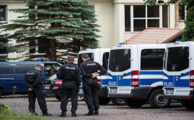 Vasrúddal verték egymást koszovói és pakisztáni migránsok Németországban