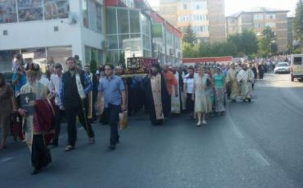 Az utcán imádkoztak esőért a hívők Suceava megyében