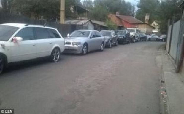 A brit sajtóba is eljutott a petrozsényi bazi nagy roma lagzi híre