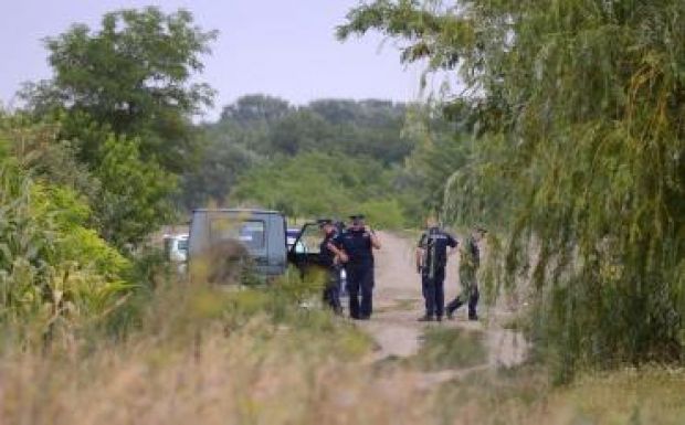 Több ezer határvadászt rendelnek a magyar-szerb határra