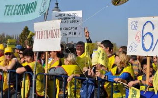 Beindult a követelésspirál: a tanárok is 25 százalékos béremelést követelnek