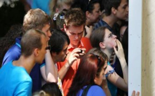 Megszólalt a telefonja, kizárták a pótérettségiről