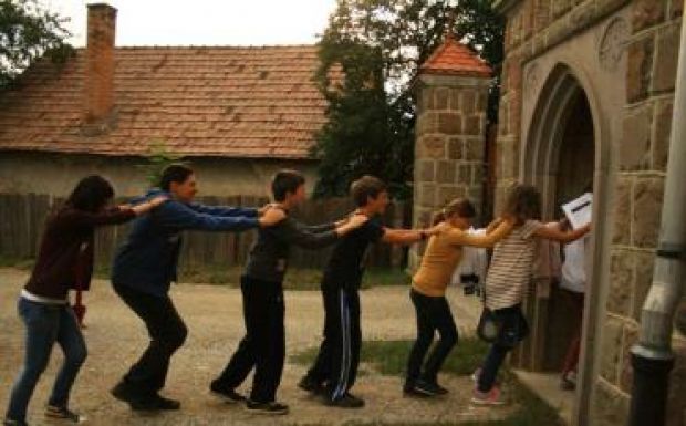 Örmény kincskeresés-premier a Gyergyó-medencei fiataloknak