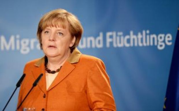 Merkel: A menekültügyben „új utakra kell lépni”