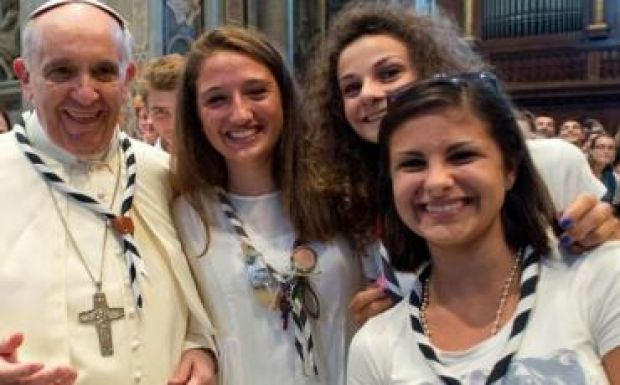 Ferenc pápa lehetővé tette a szentévre a papoknak az abortuszon áteső nők feloldozását