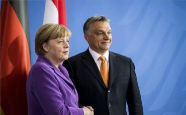Telefonon egyeztetett Angela Merkel Orbán Viktorral