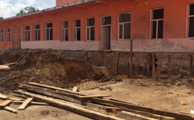 Tanévkezdés: befejezetlen épületek és engedély nélküli iskolák