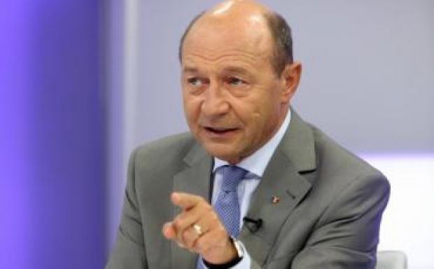 Băsescu biztos abban, hogy a menekültek közé terroristák vegyültek