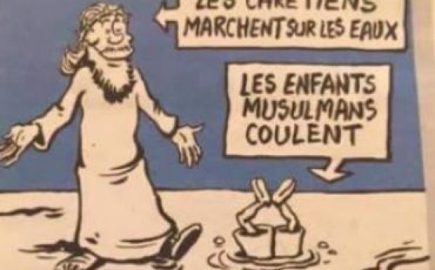 Most a megfulladt szír kisfiún viccelődik a Charlie Hebdo