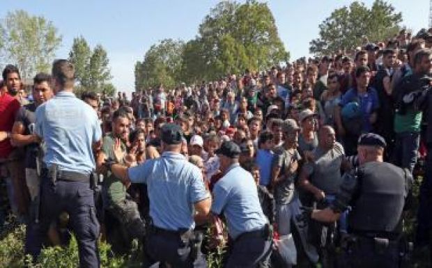 Szijjártó Péter: összeomlott a horvát bevándorlási rendszer