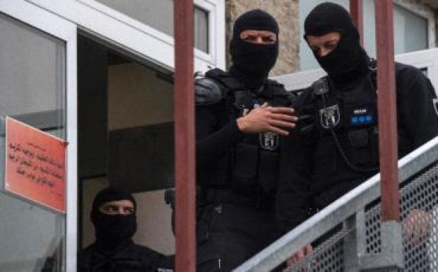 Razziáztak egy berlini szalafista mecsetben