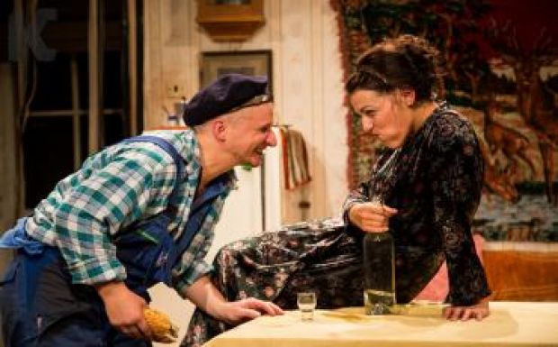 Víg hétfő a Nemzetiségi Színházak Kollokviumán