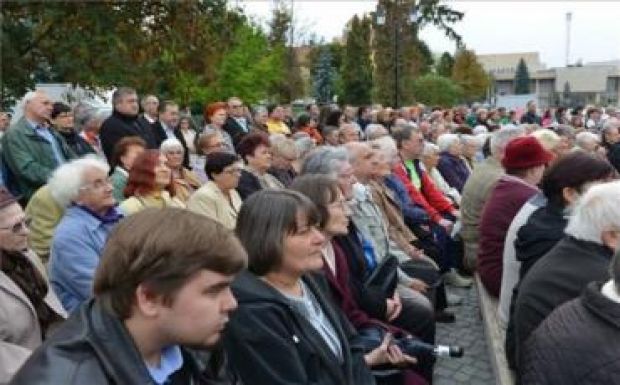 Több százan adtak hálát Sepsiszentgyörgyön a himnuszperben kimondott ítéletért
