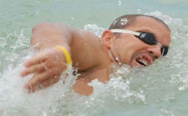 Mányoki Attila átúszta a Catalina-csatornát is 