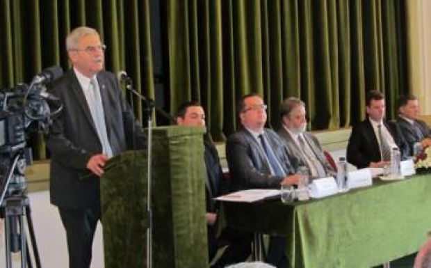 Adósságokat halmozott fel a PKE, Tőkés Lászlóék keresik a felelősöket